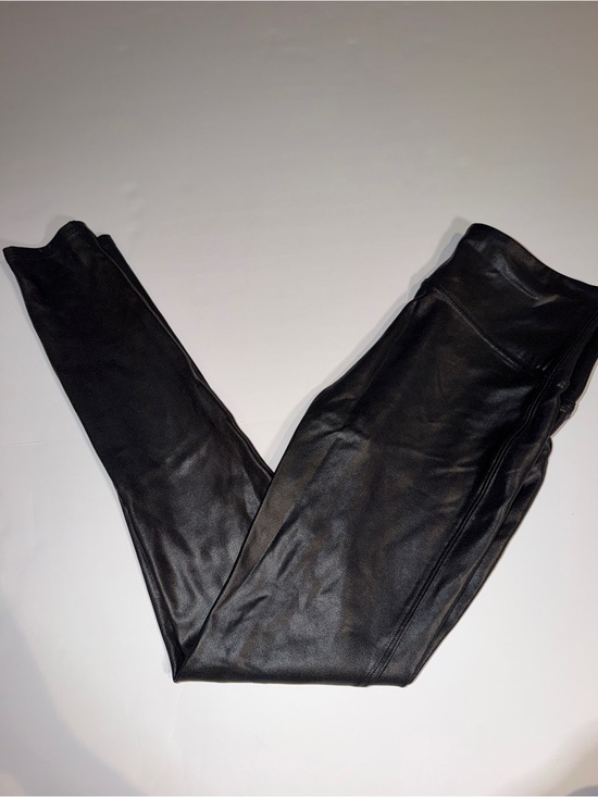 SPANX Pants - SPANX Black Leggings with Red Branding Tag